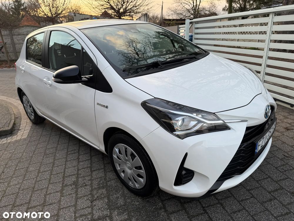 Toyota Yaris Hybrid 100 Active - 11