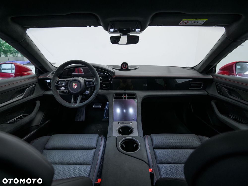 Porsche Taycan - 16