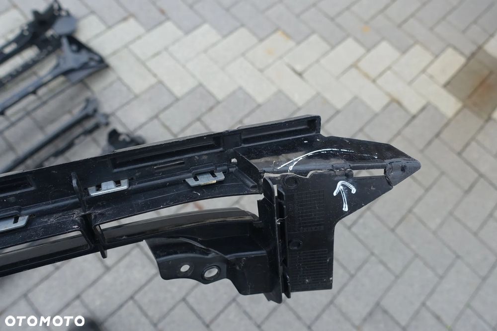 KRATKA ŚRODKOWA ZDERZAKA AUDI A6 C7 LIFT 14-18r. A6 C8 18r.- SLINE ALLROAD - 5