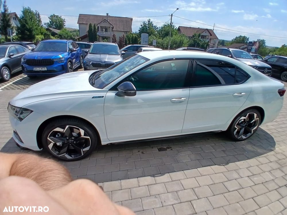 Skoda Superb 2.0 TSI 265 CP 4x4 DSG Sportline - 8