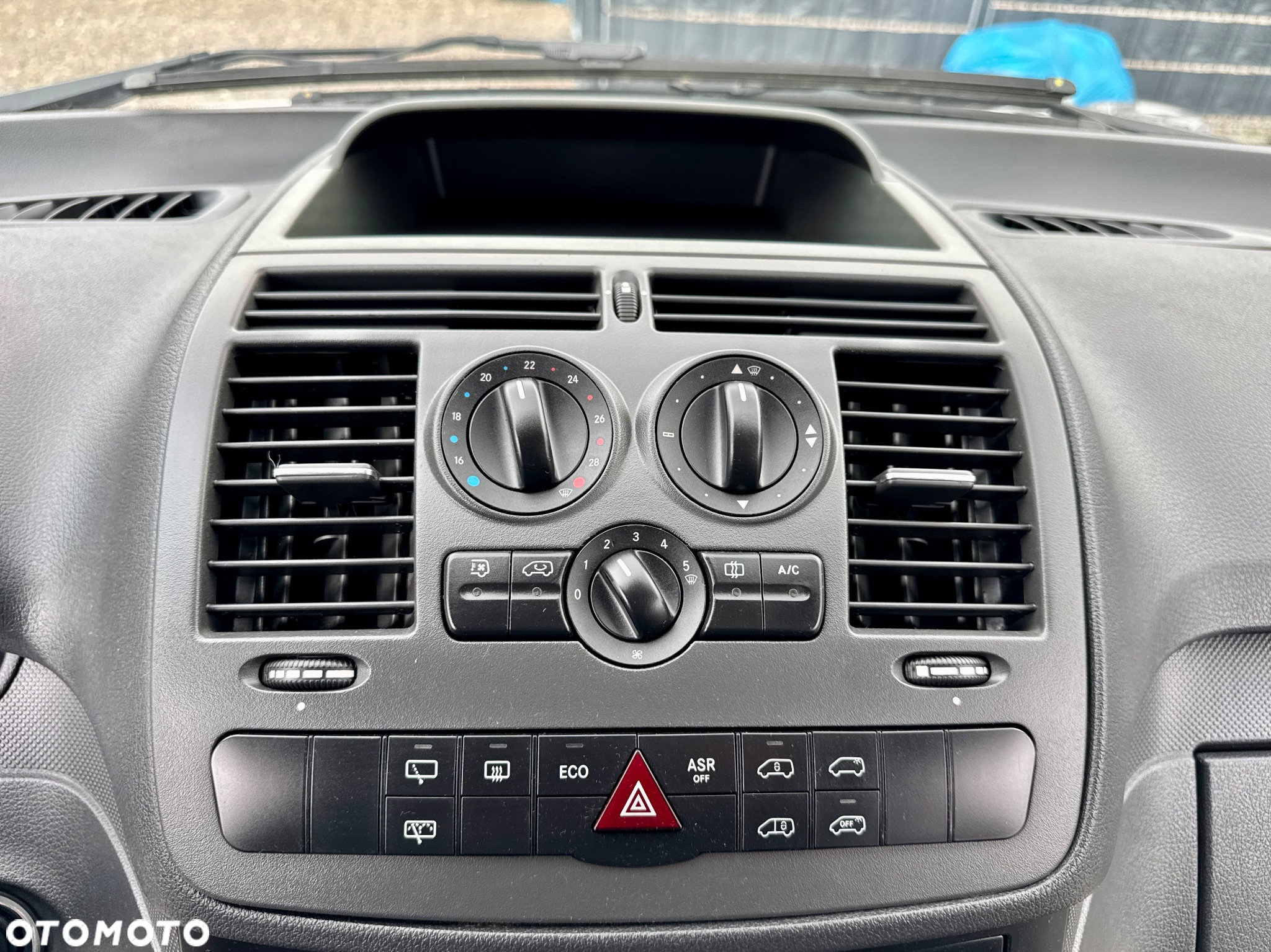 Mercedes-Benz Vito - 22