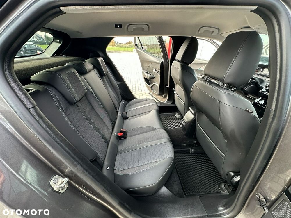 Peugeot 2008 1.2 PureTech Active S&S EAT8 - 13