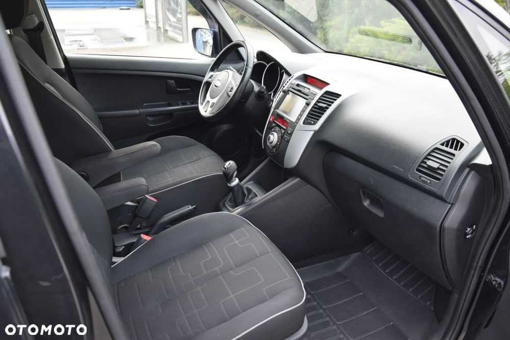 Kia Venga - 12