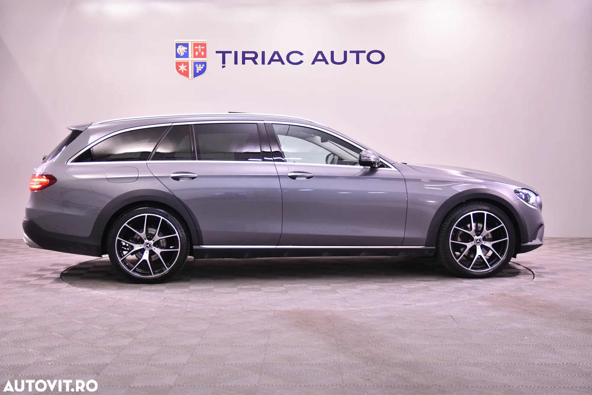 Mercedes-Benz E 220 d All-Terrain 4MATIC Aut. - 6