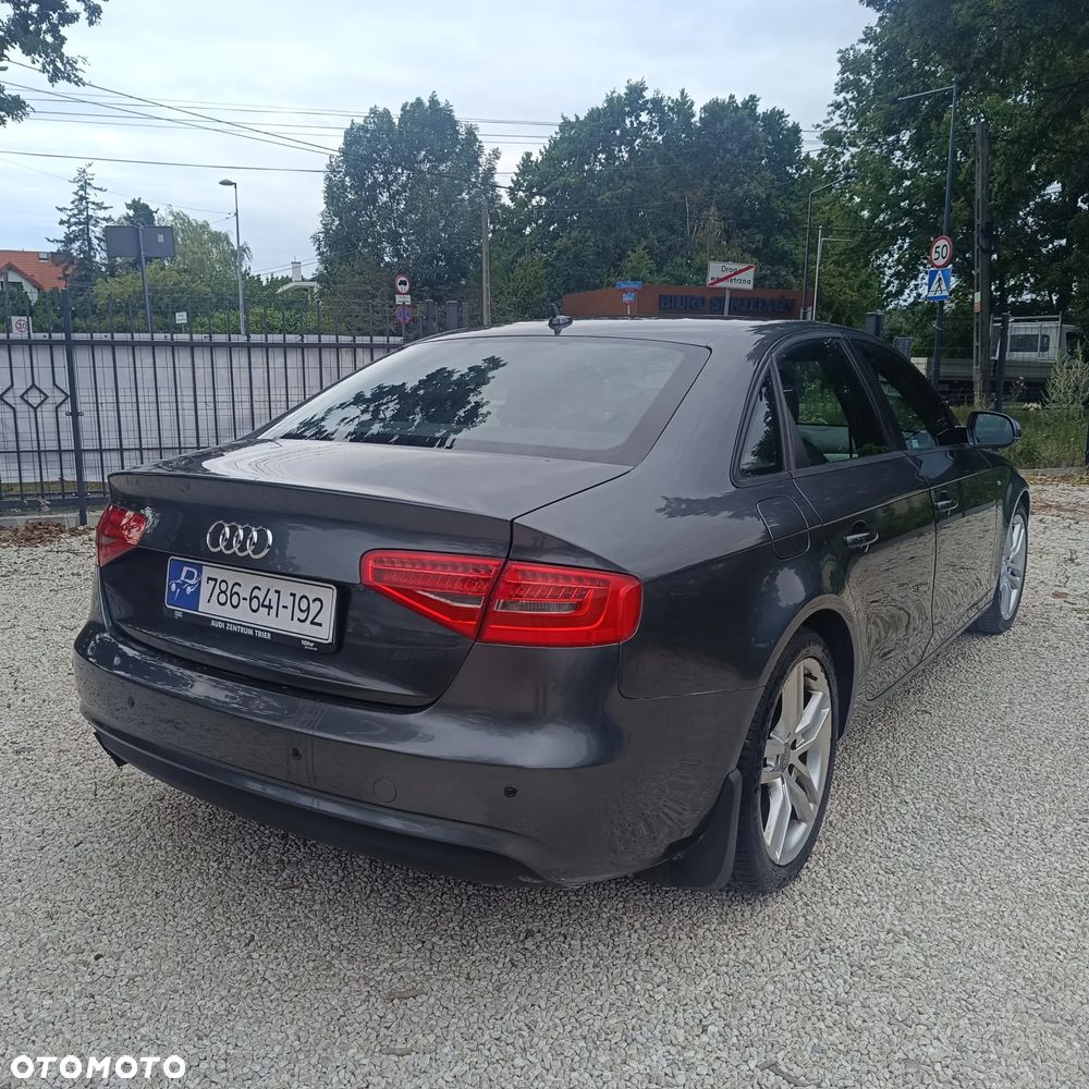 Audi A4 Limousine 2.0 TFSI quattro S line Sportpaket - 5