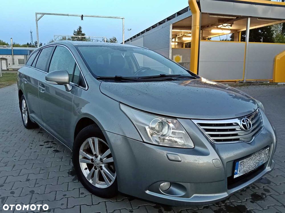Toyota Avensis - 1