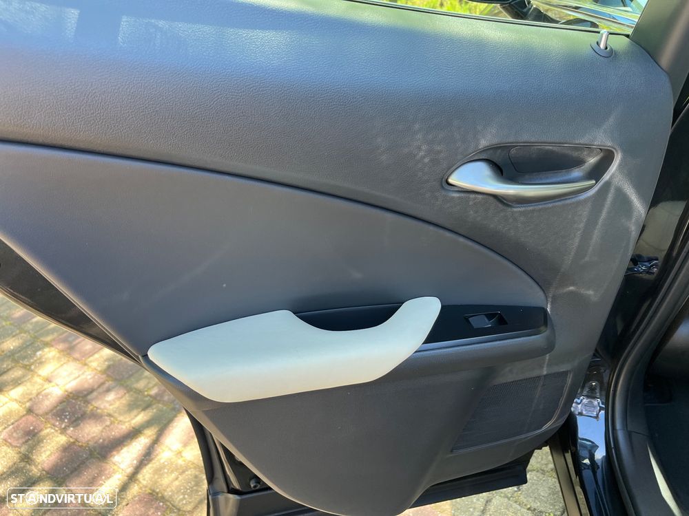 Lexus UX 300e Executive Line - 28