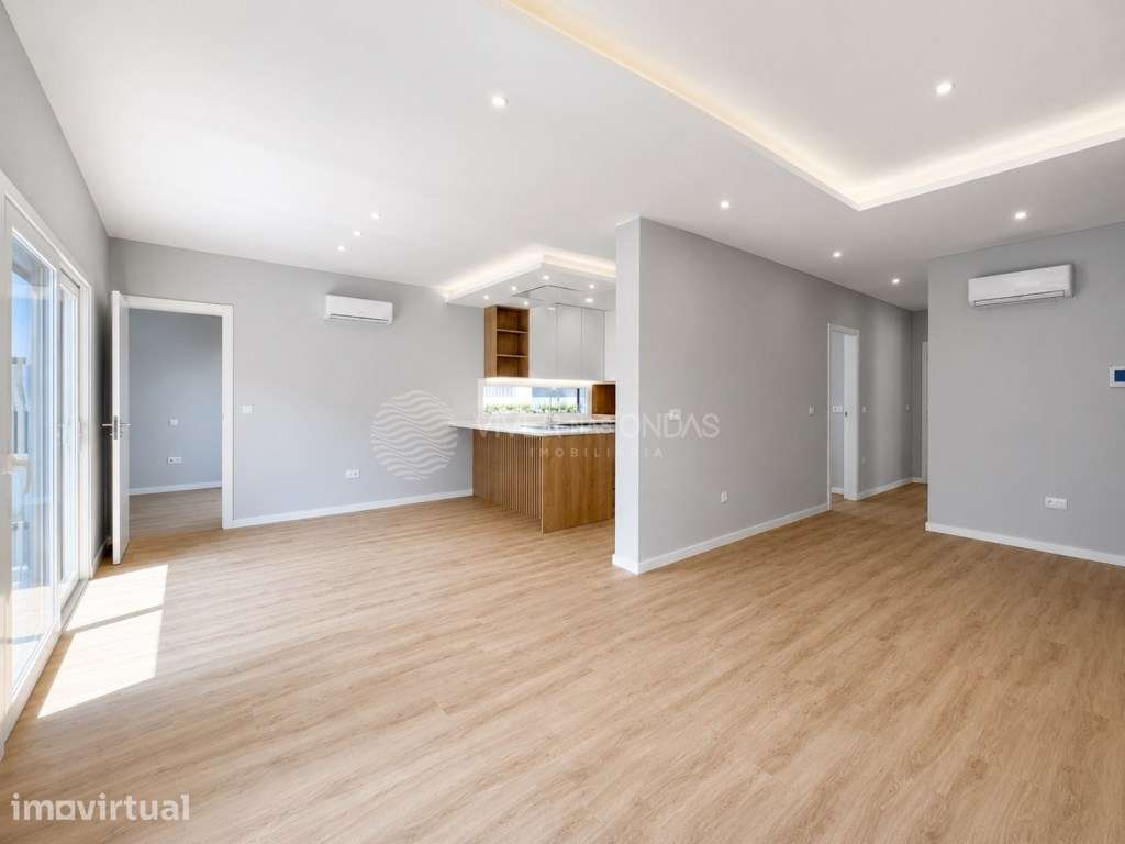 Oferta da Escritura | Moradia T3+1 Térrea com 307 m² em Fernão Ferro - Grande imagem: 3/35