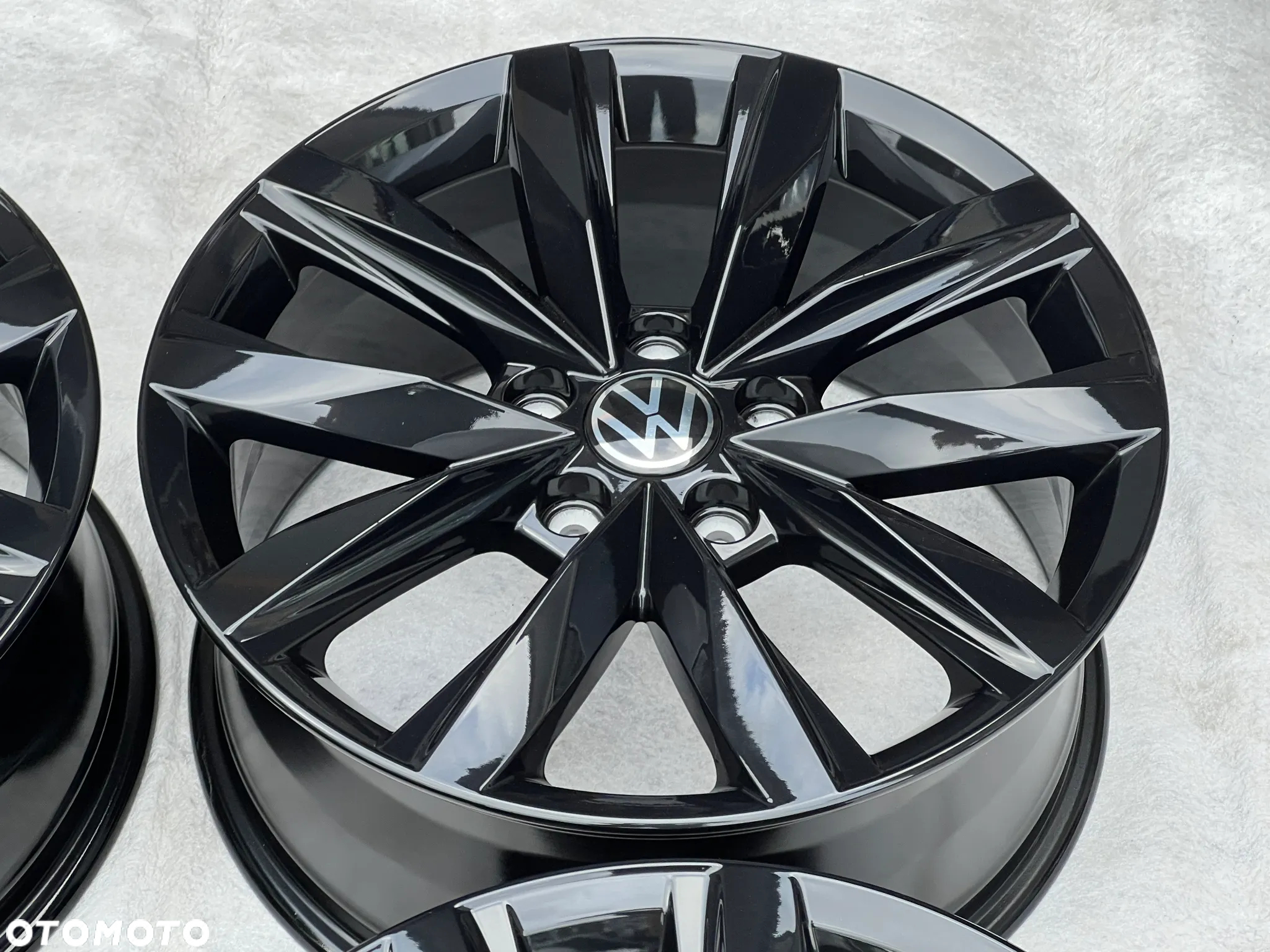 Oryginalne felgi VW T5 T6 T6.1 Multivan Caravelle California 18'' Black edytion - 5