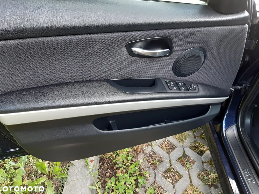 BMW Seria 3 318i Edition Lifestyle - 17