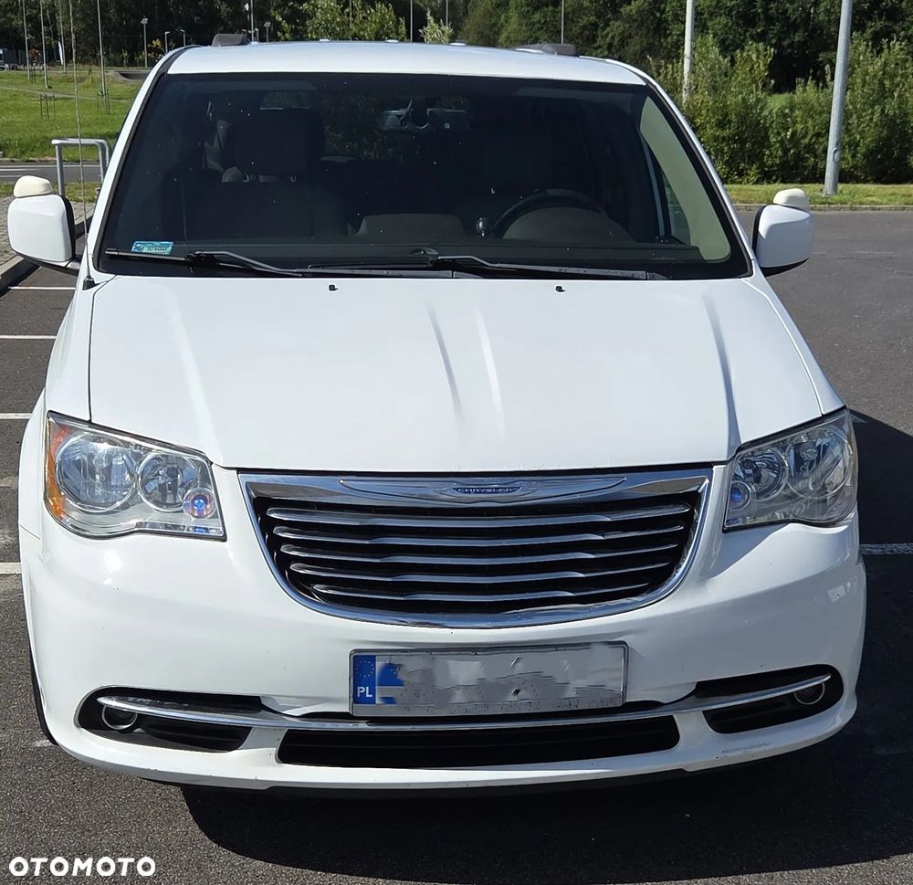 Chrysler Town & Country 2016 photo 3