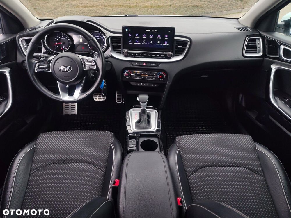 Kia Ceed - 12