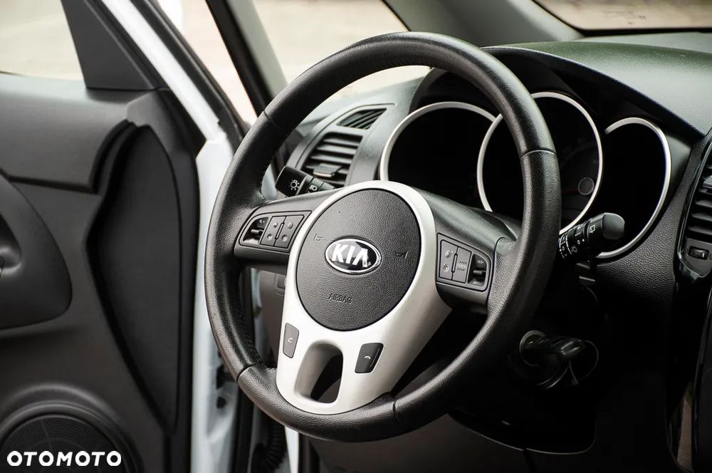 Kia Venga - 6