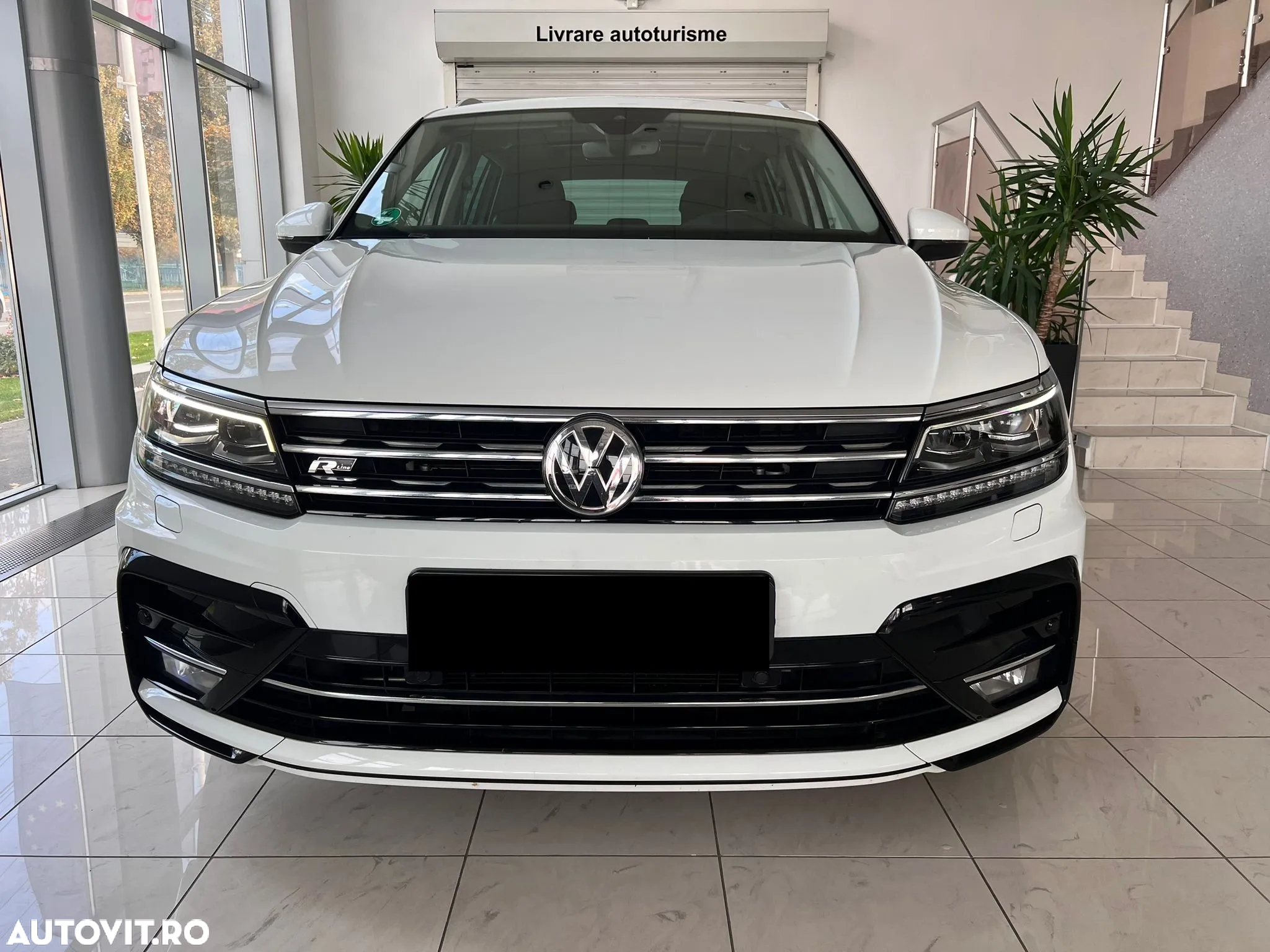 Volkswagen Tiguan - 2