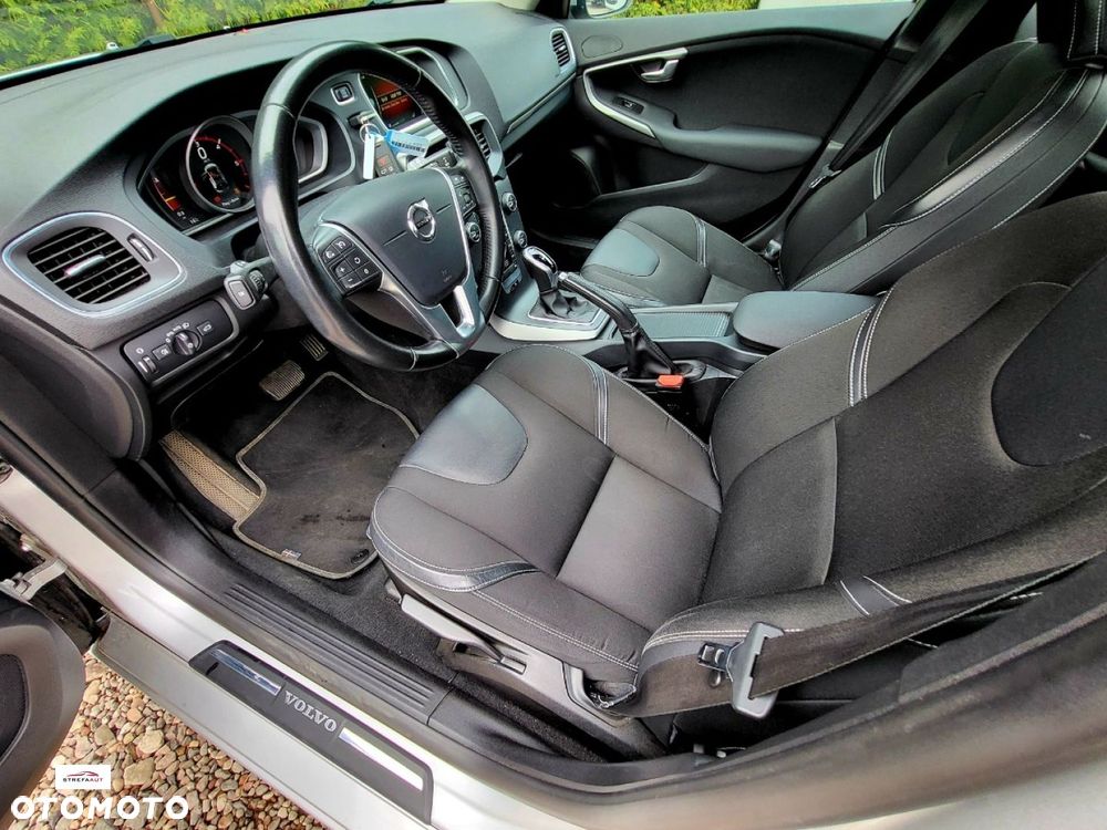Volvo V40 - 23