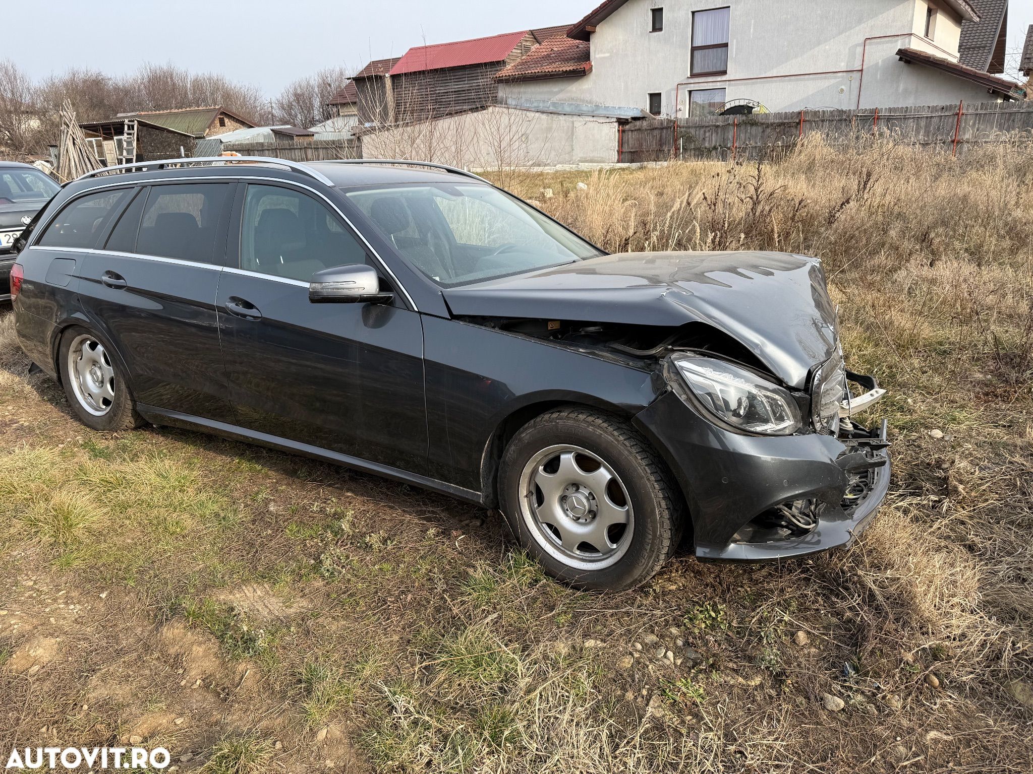 Dezmembrez mercedes e class w212 T Turing 200cdi  2015 om651 culoare 755 (Gri tenorit - vopsea metalizată) euro 6 cu AdBlue  cu volan pe stanga - 1