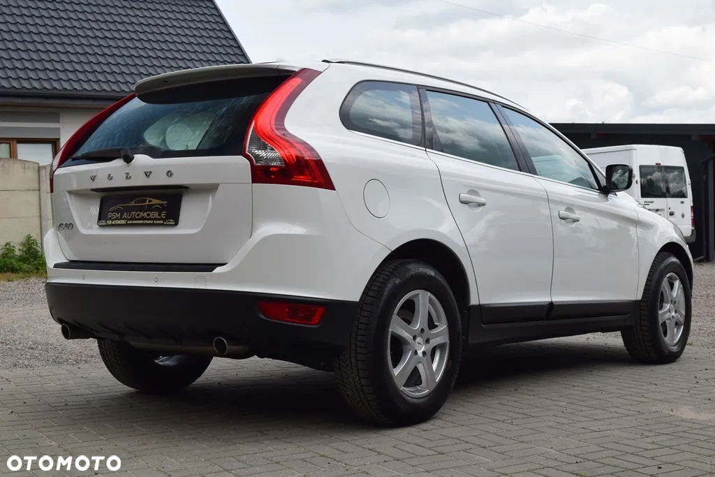 Volvo XC 60 2.4D AWD Momentum - 8