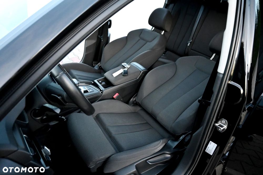 Audi A4 Avant 2.0 TDI ultra S tronic sport - 30