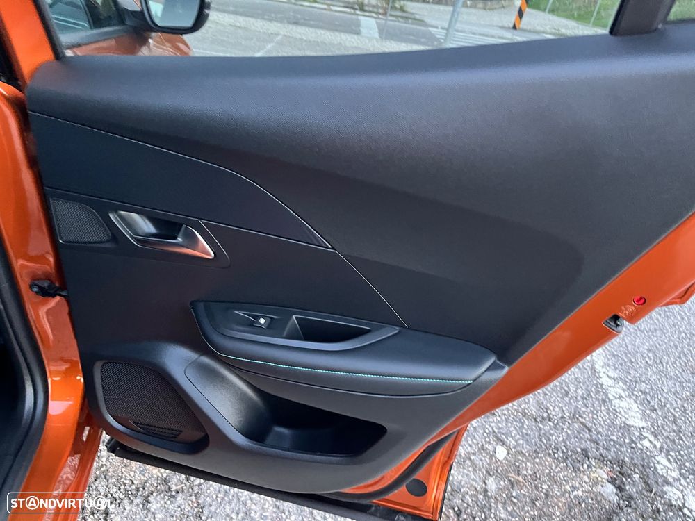 Peugeot 2008 PureTech 130 Allure - 21