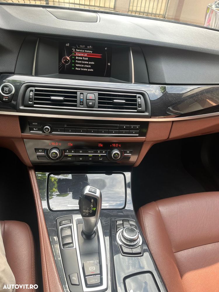 BMW Seria 5 520i Aut. Luxury Line - 9