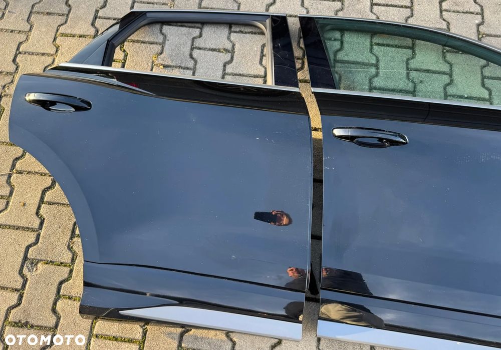 Audi Q3 83A drzwi przód tył prawe LY9T - 4