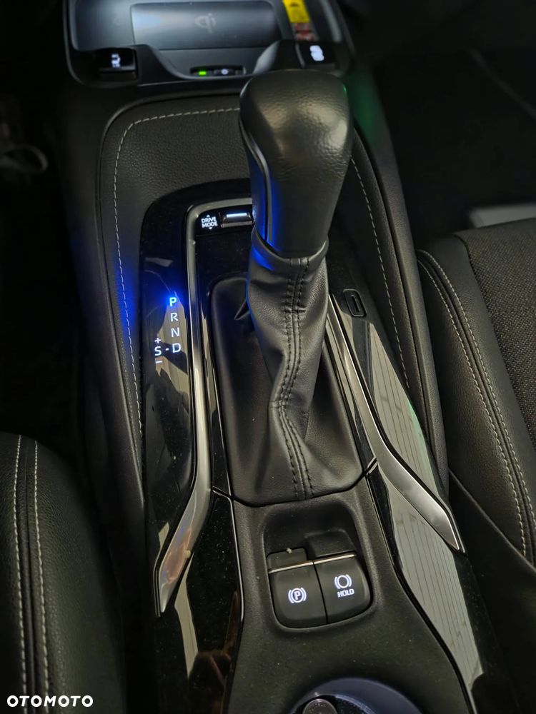 Toyota Corolla 2.0 Hybrid Style - 18