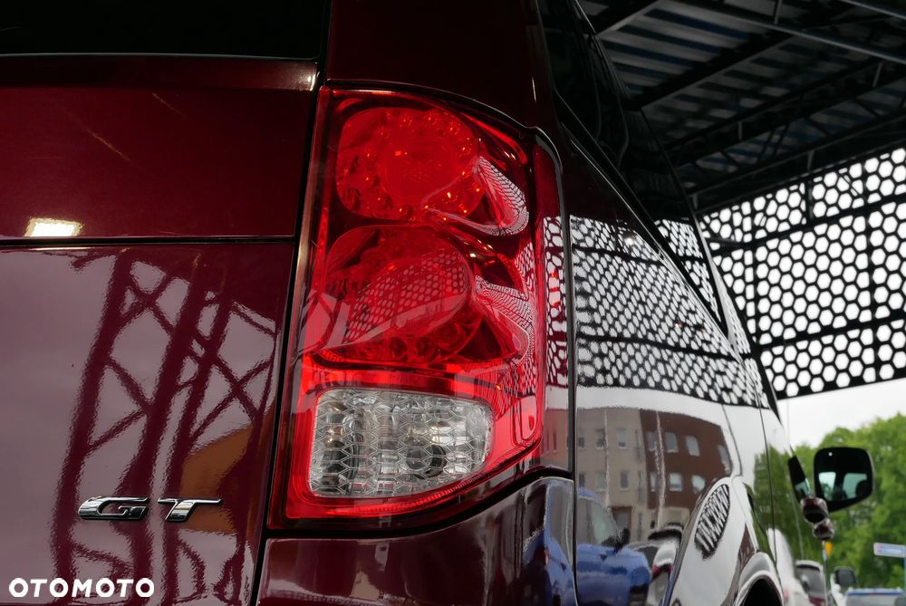 Dodge Grand Caravan - 27