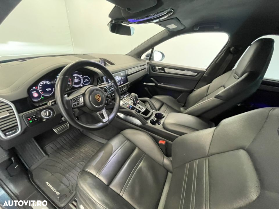 Porsche Cayenne Turbo - 23
