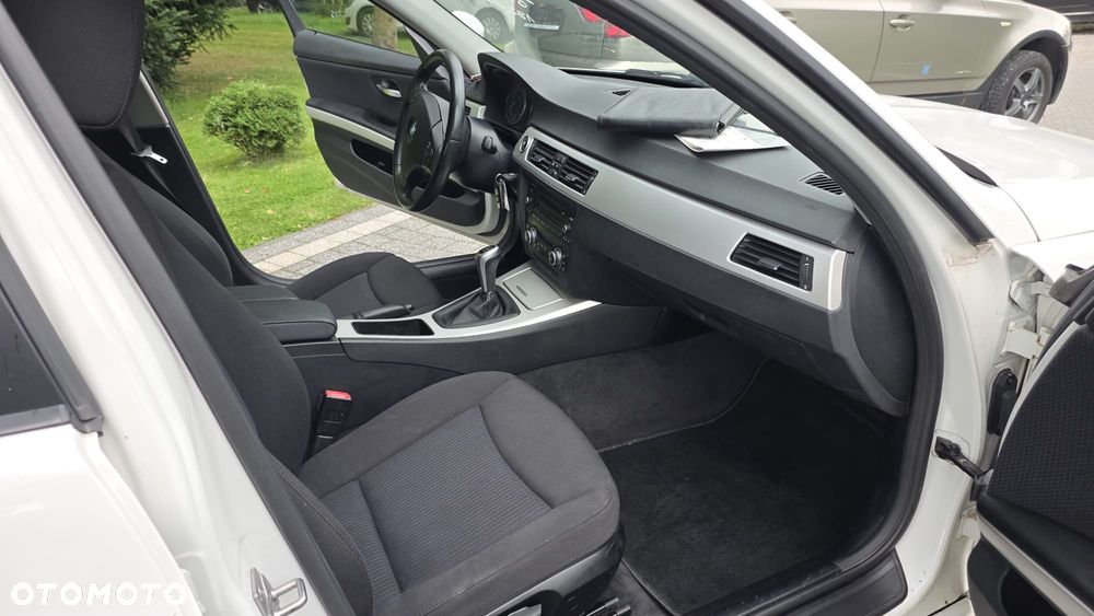 BMW Seria 3 318d DPF Edition Lifestyle - 15