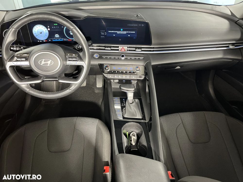 Hyundai Elantra - 17