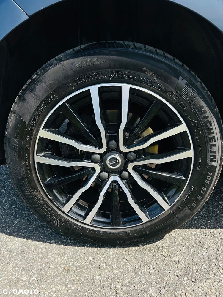 Volvo V40 D2 - 11