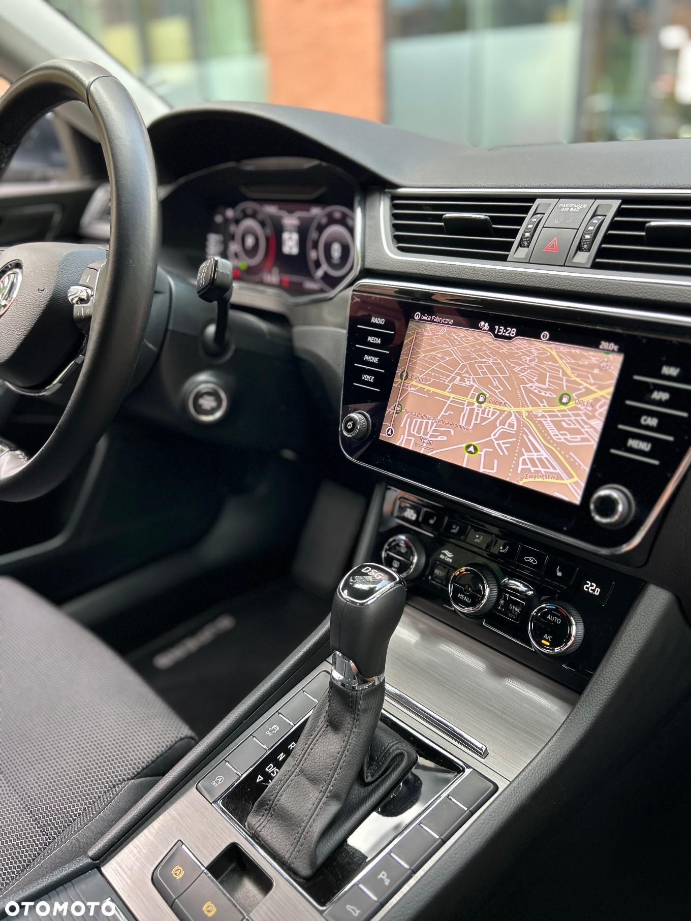 Skoda Superb 2.0 TSI Style DSG - 28