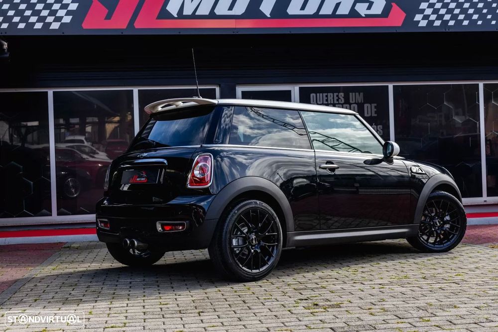 MINI 3 Portas Cooper SD - 12