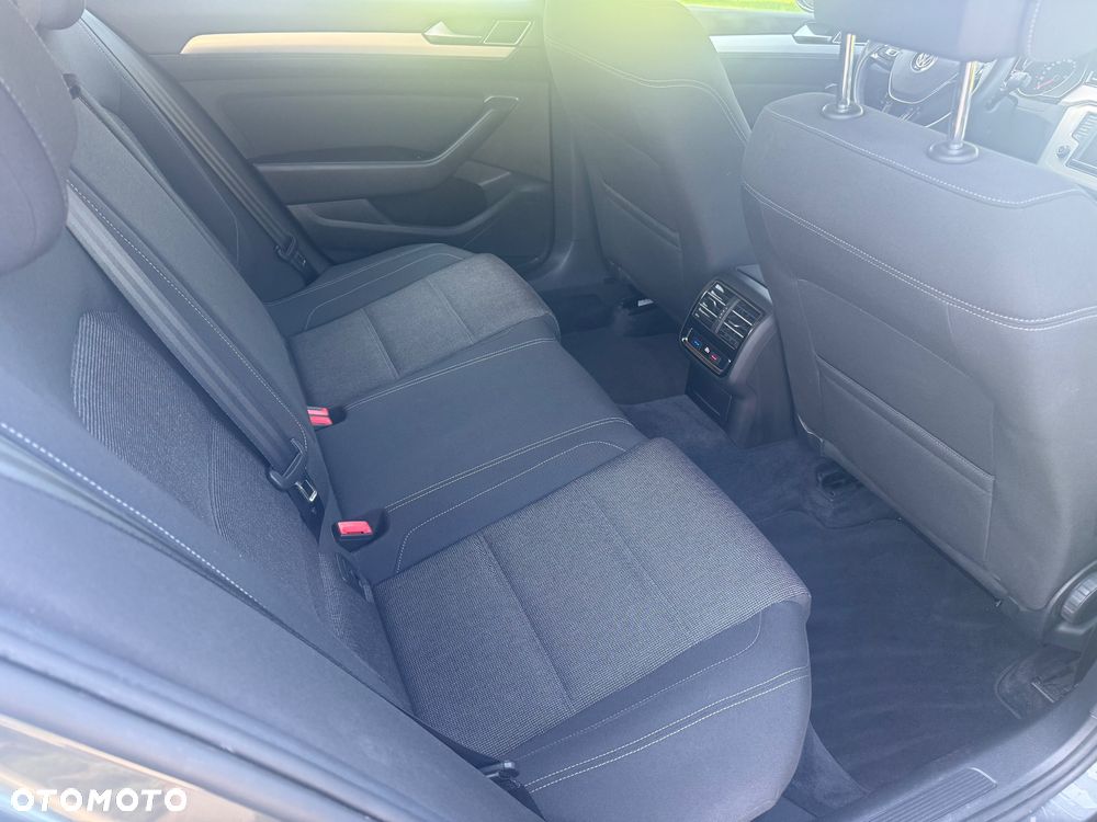 Volkswagen Passat 1.6 TDI SCR DSG Comfortline - 7