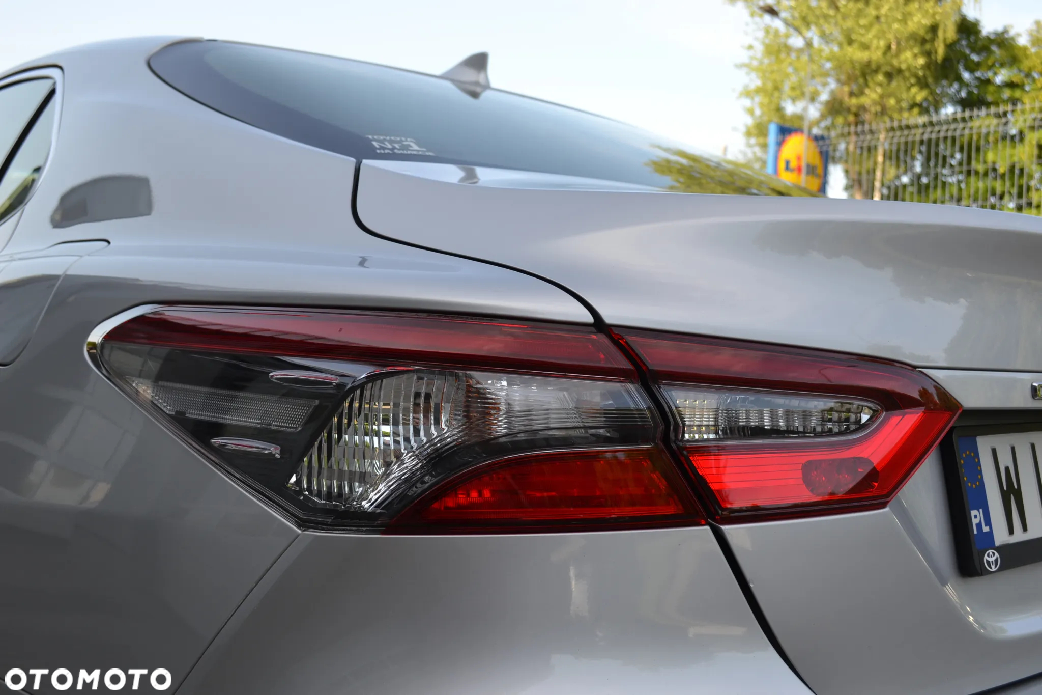 Toyota Camry - 12