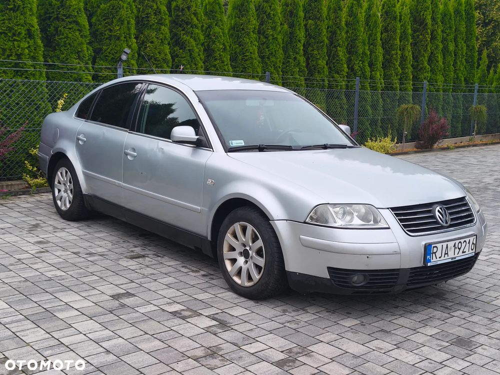 Volkswagen Passat 1.9 TDI Highline - 10