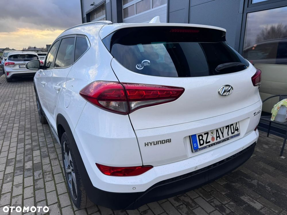 Hyundai Tucson blue 1.7 CRDi 2WD DCT Premium - 30