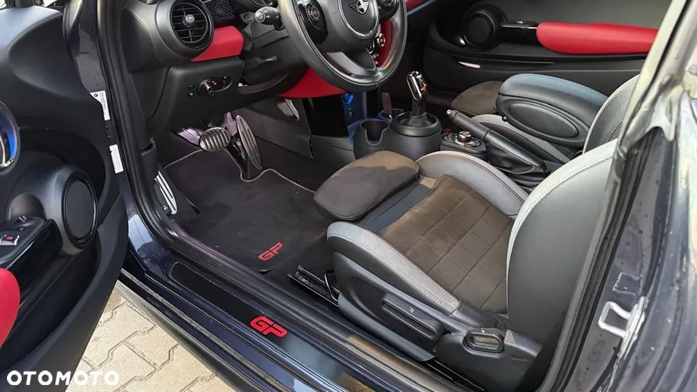 MINI John Cooper Works - 24