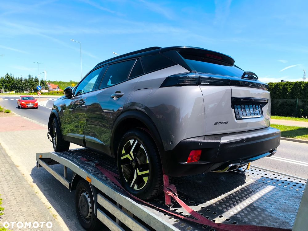 Peugeot 2008 Hybrid 136 e-DSC GT - 16