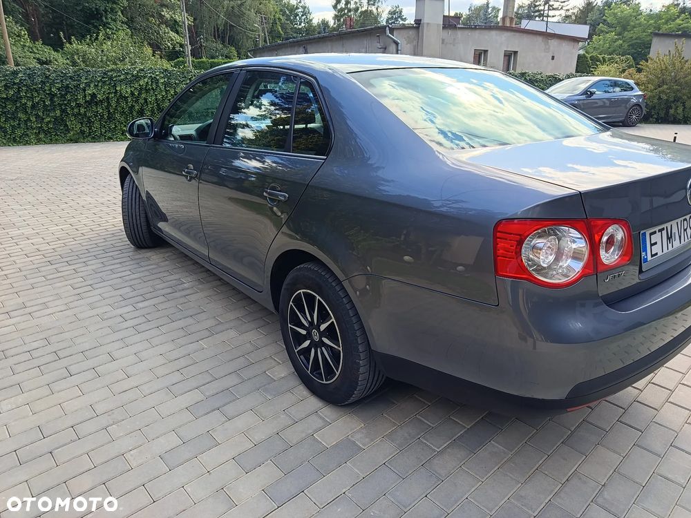 Volkswagen Jetta 1.6 Comfortline - 27