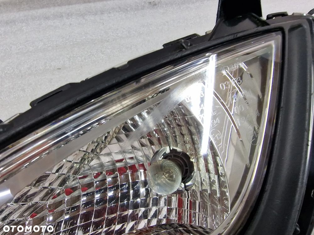 HYUNDAI i20 LIFT 12-15 LEWY HALOGEN + KRATKA BOCZNA , NR AUKCJI N214 - 7
