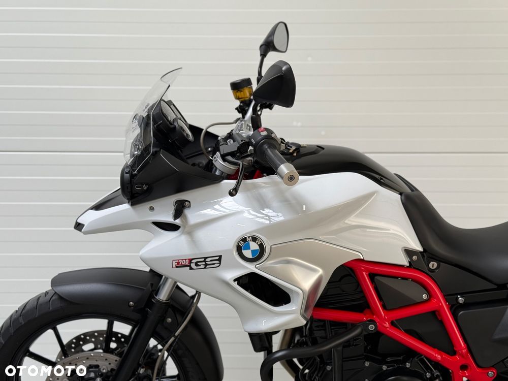 BMW F - 25