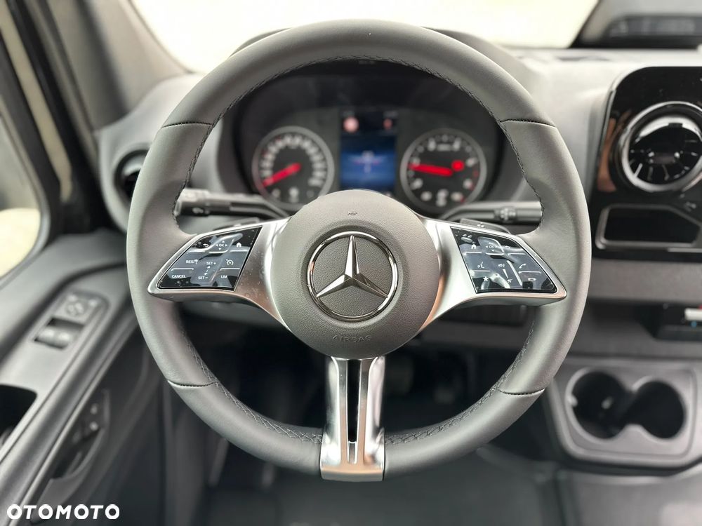 Mercedes-Benz SPrinter - 30