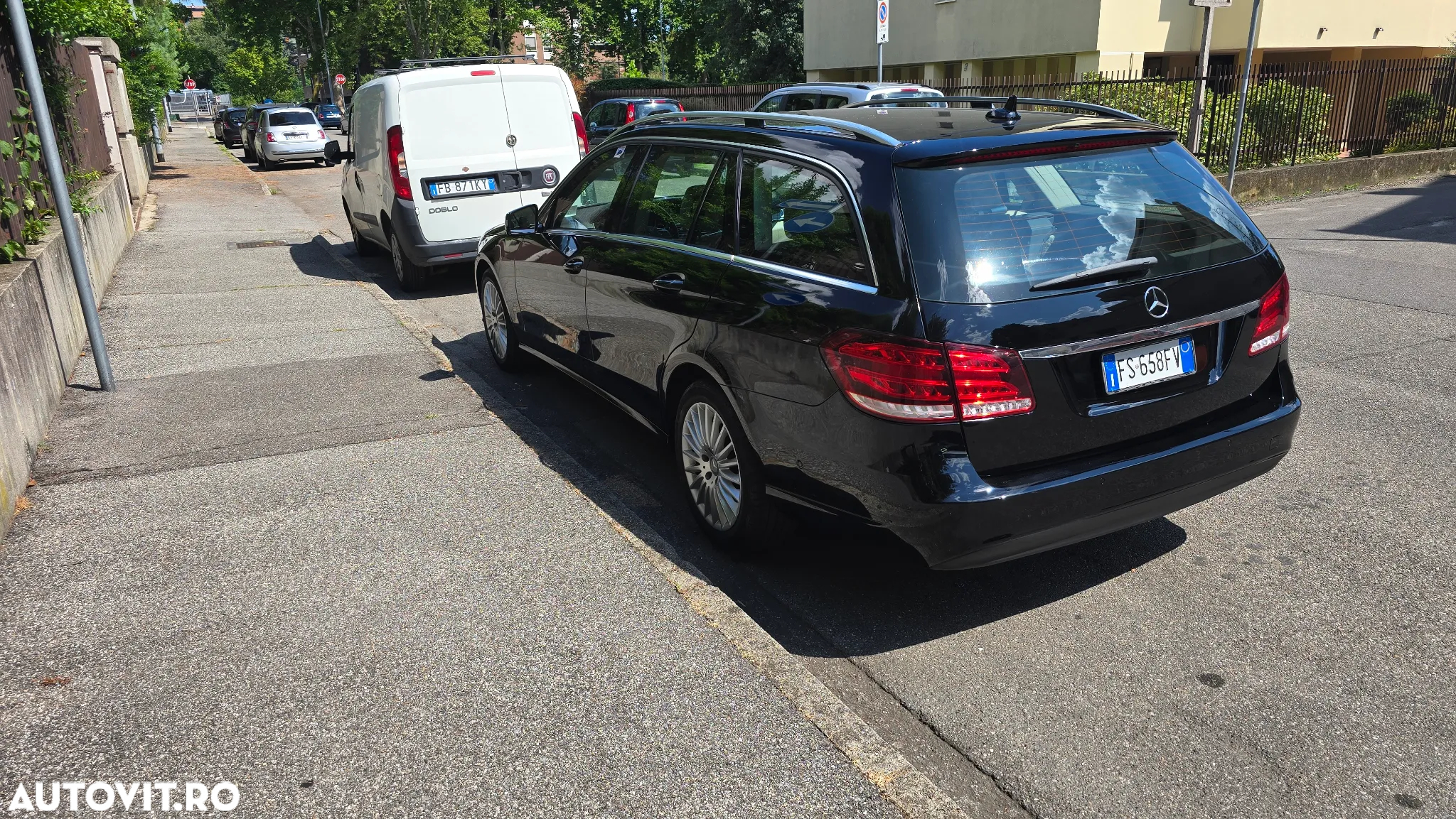 Mercedes-Benz E 220 T BlueTEC 4Matic 7G-TRONIC Avantgarde - 7