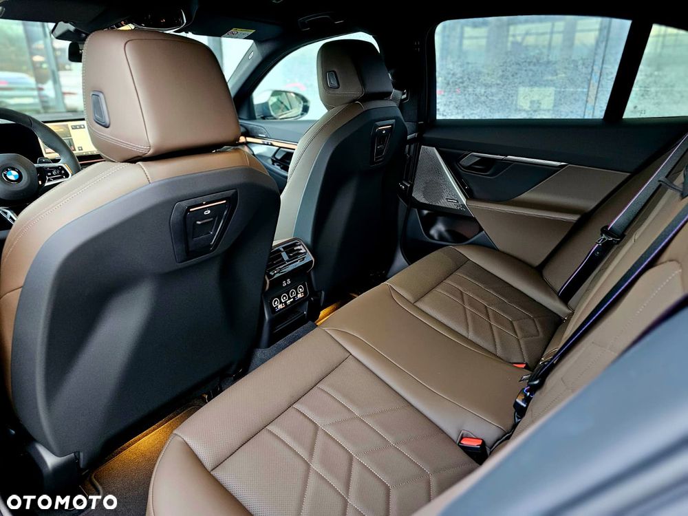 BMW Seria 5 520d xDrive mHEV - 33