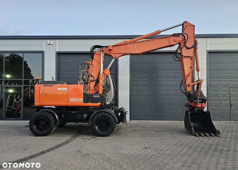 Hitachi ZX160W - 2