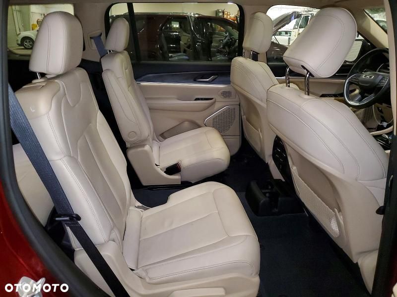 Jeep Grand Cherokee - 11