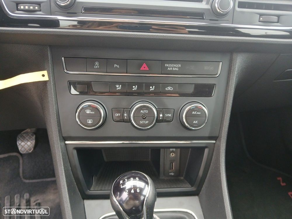 SEAT Leon 1.6 TDI Style Ecomotive - 22