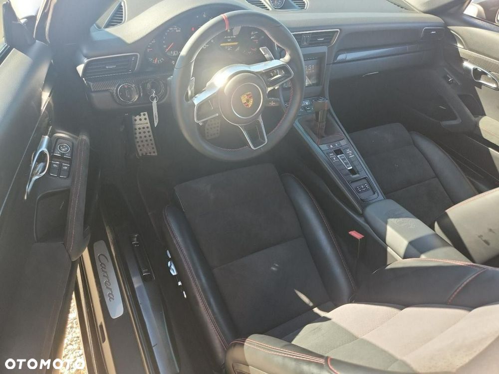 Porsche 911 Carrera 4 PDK - 8
