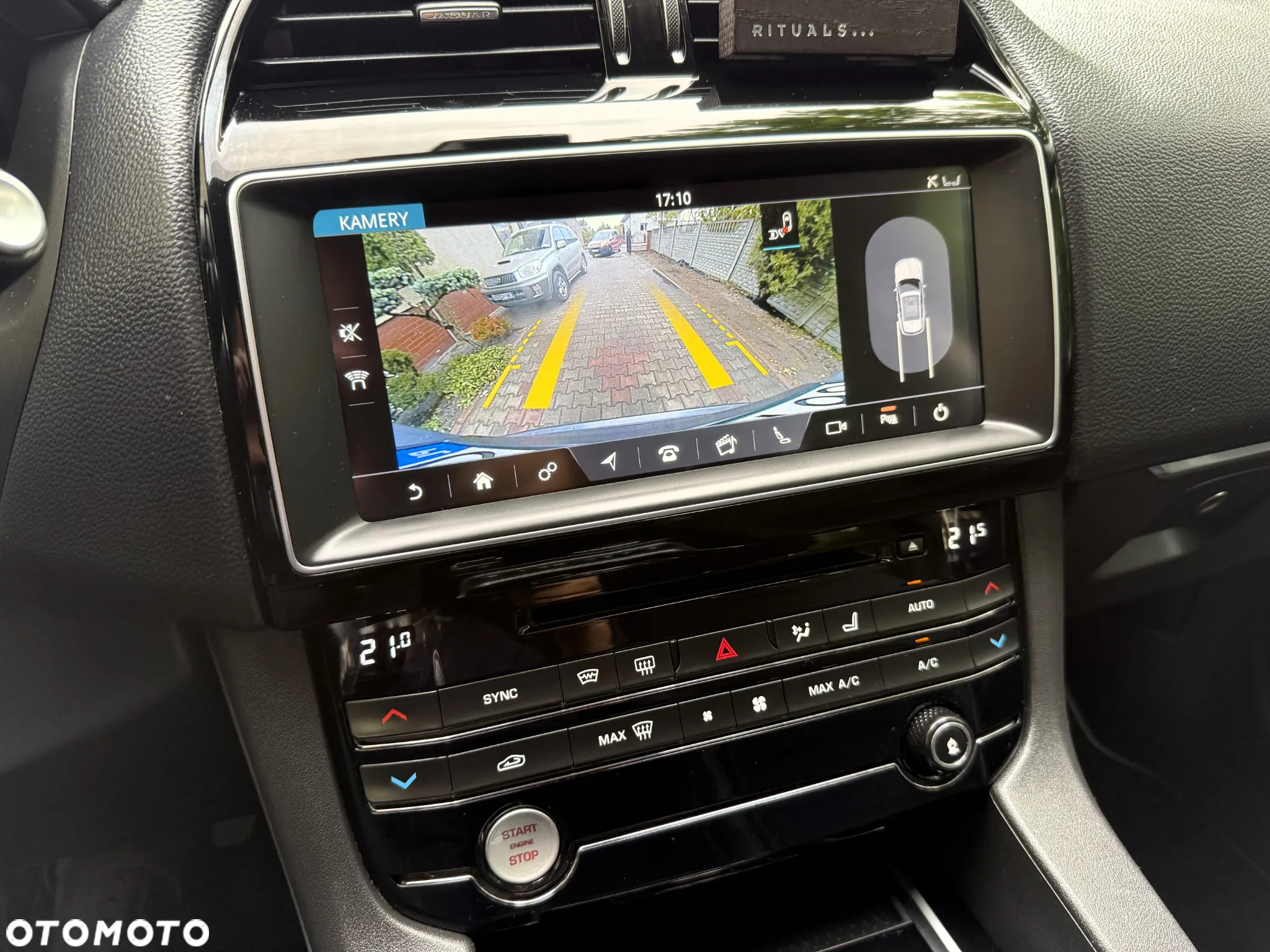 Jaguar F-Pace 20d AWD R-Sport - 9